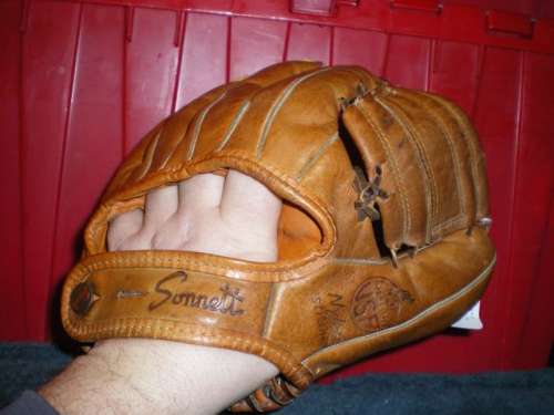 Sam Jones Sonnett Back